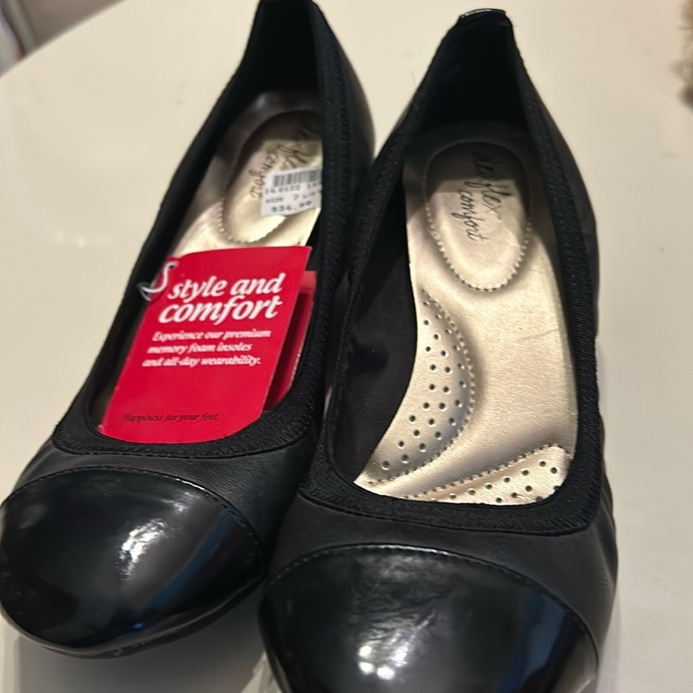 Shoes black pumps